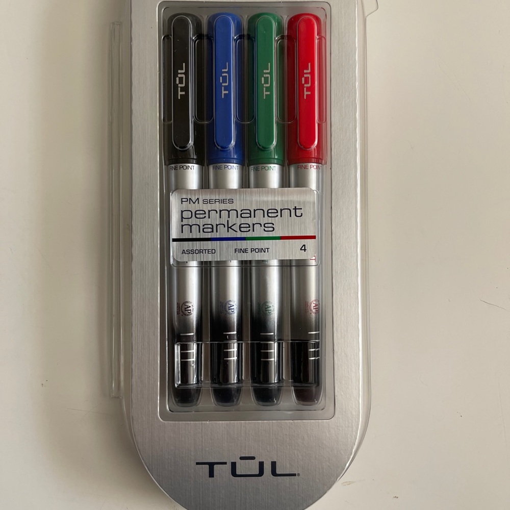 NWT 4-pk TUL assorted color permanent markers